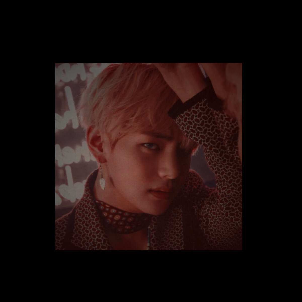 blackkspades's tweet photo. ⠀
⠀
⠀
  「 slice . slice . Goes your throat , ya see this waterfall of blood ？why waste all of this magnificent liquid when I can paint you a beautiful masterpiece with it . Your hair being the perfect brush, your skin working marvelously as my canvas. 𝐇𝐀𝐇𝐀.」
⠀
⠀
⠀ https://t.co/vc1sYZuCrN
