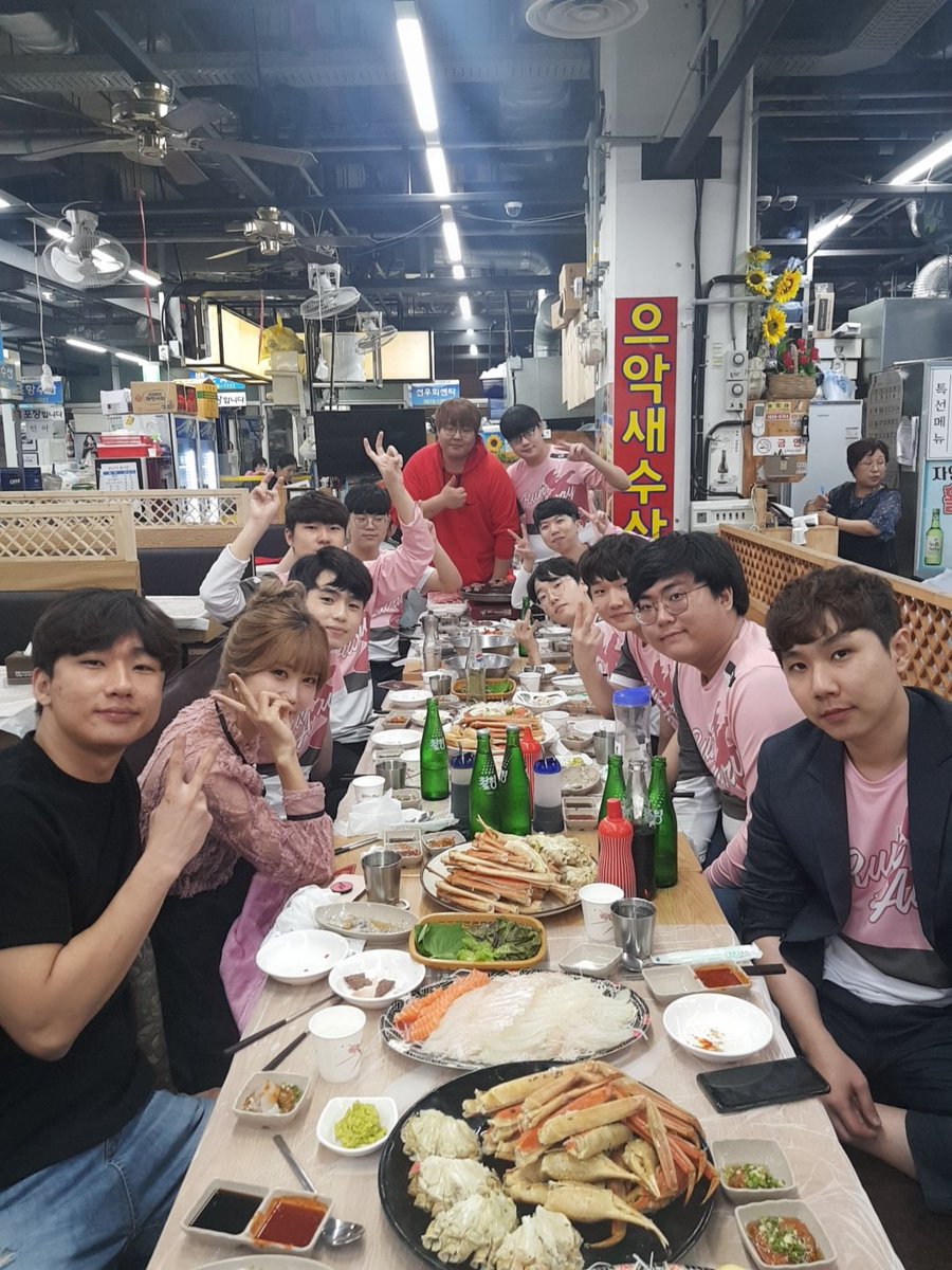 Runaway_OW's tweet photo. After Party
소고기 대게 회 3종 세트!! https://t.co/jKzhMlJcap