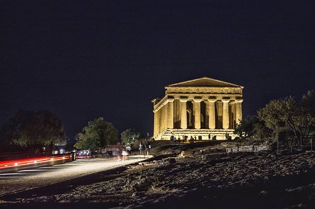 'Te prego, o splendida, più bella tra le città dei mortali'
Pindaro

#agrigento #valledeitempli #igersAgrigento #ig_agrigento#volgosicilia #vivosicilia #vivoartworld #igworldclub_art #beniculturali30 #thehub_art #art_photogroup #arteologia #tempiodellaco… ift.tt/2ZwL9E8