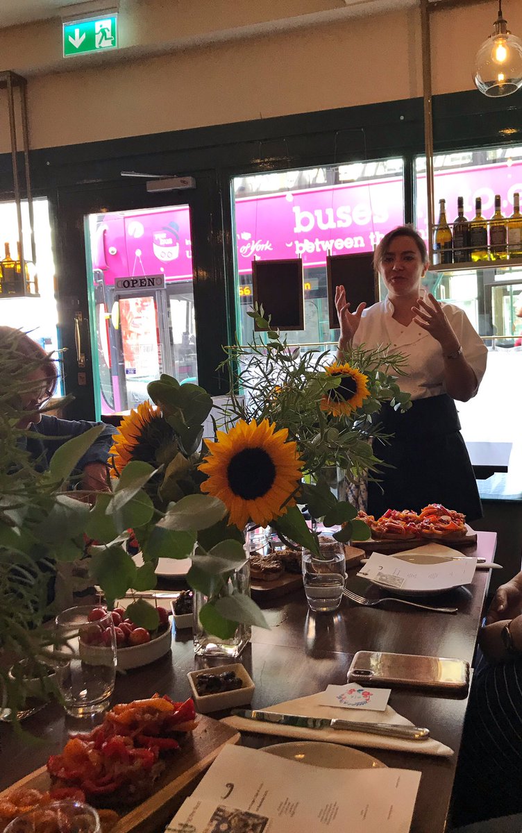 frivoliteabakes's tweet photo. A fantastic Tuscan lunch by @feedingtherest  at @luvavinoecucina today. Fantastic food and wine! https://t.co/MamCMv0gwO