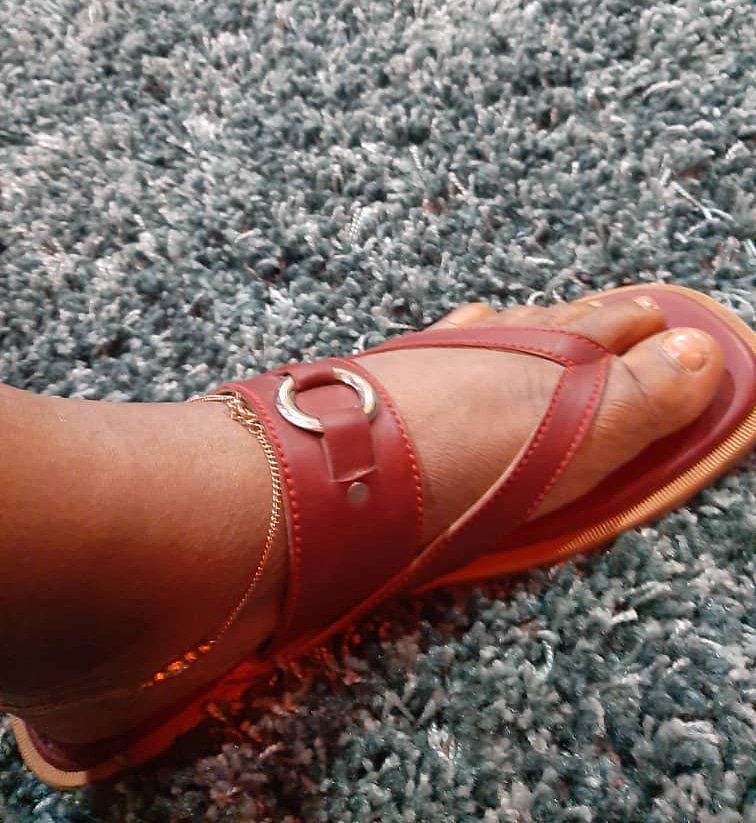 HefRWorld's tweet photo. Happy customer!
.
.
Female casual slippers
.
.
N10k per pair
.
.
#naija #female #femalemodel #women #woman #gorgeous #handmade #asoebibella #naijamade #nigeria #nigerians #Nigerian #lekkimums #lagosweddings #ikejawives #footwear #womenfashion #slippers
#hefrworld #hotjist https://t.co/U8yDeaa4MU