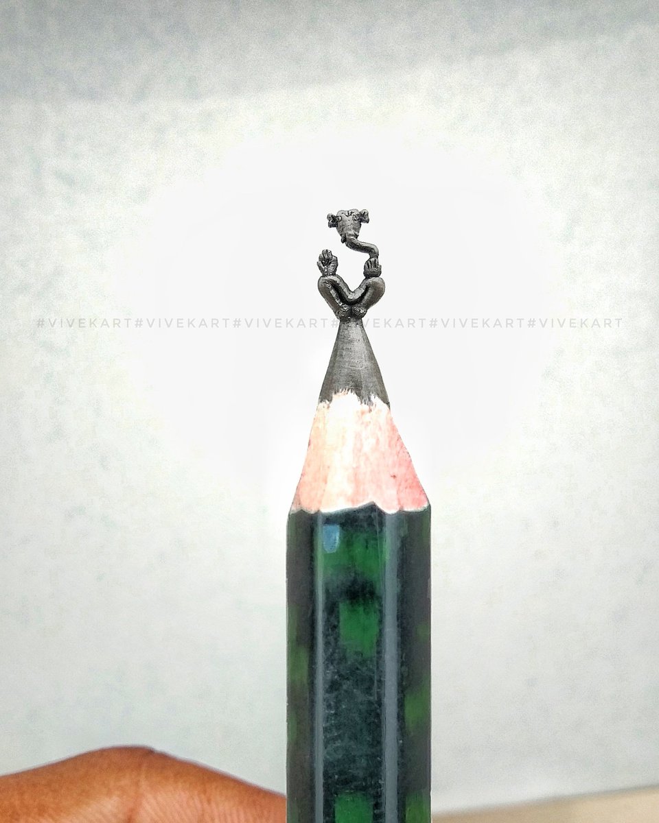 Vivek98783567's tweet photo. Happy vinayaka chathurthi🎉
#vivekarts #ganesha #vinayaka #microart #microartist #microarts #sculpting #microarts #microartwork #pencilmicroart #pencilcarving #carving #handcarving #carvingskills #pencilwork #sculpting #sculptures #sculptureart #art #artlife #handmade #ganesh https://t.co/YWL095uedZ