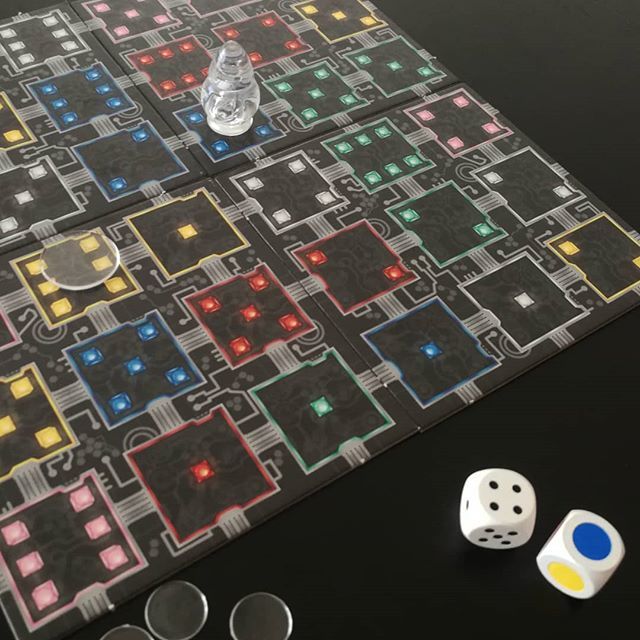 CrazyMadDoctor_'s tweet photo. Micro Robots, un juegazo de agilidad visual, que descubrimos el año pasado durante el @firaludical de Calella. Un juego hiper recomendado!!! 🎉🎉🎉
.
.
.
@abacusspiele @deviriberia #microrobots #spielemicrorobots #juegazo #agilidadvisual #robotsmicro #d… https://t.co/xcYzoAGAyZ https://t.co/IchPzdeT6v