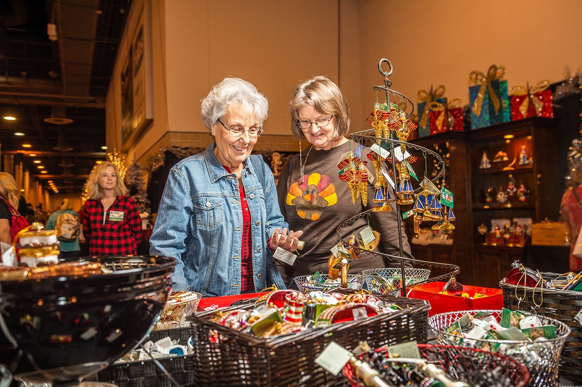 NutcrackerMkt's tweet photo. A must-shop booth at the Nutcracker Market is our Ornament Barre at booth 104! Here you’ll find the largest selection of beautifully crafted ornaments, perfect for any member of the family, whatever their interests may be. Plus, 100% of the proceeds benefit Houston Ballet! https://t.co/zObpCtuzWd