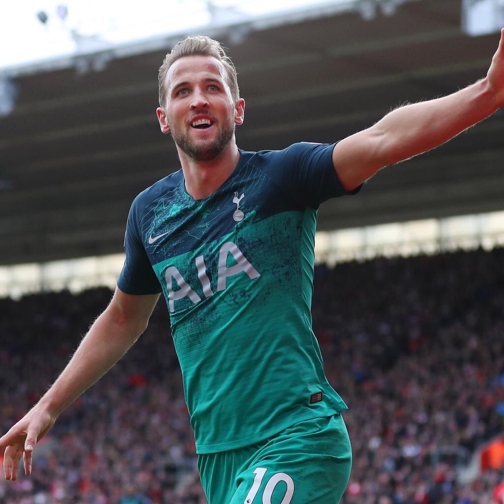 Naijablogger's tweet photo. Aubameyang Vs Harry Kane. Who is a better Striker?

Retweet For Aubameyang

Like For Harry Kane
#ARSTOT https://t.co/l4iXIEACFu