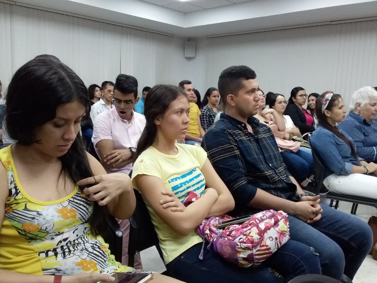 ASEUNAB's tweet image. Como cada mes, nuestro evento institucional abre el espacio para el encuentro de nuestros asociados y amigos de Aseunab. En la Cátedra Armando Puyana Puyana de agosto, hablamos de nuestro país y la importancia de una amplia visión de emprendimiento e historia en el postconflicto.