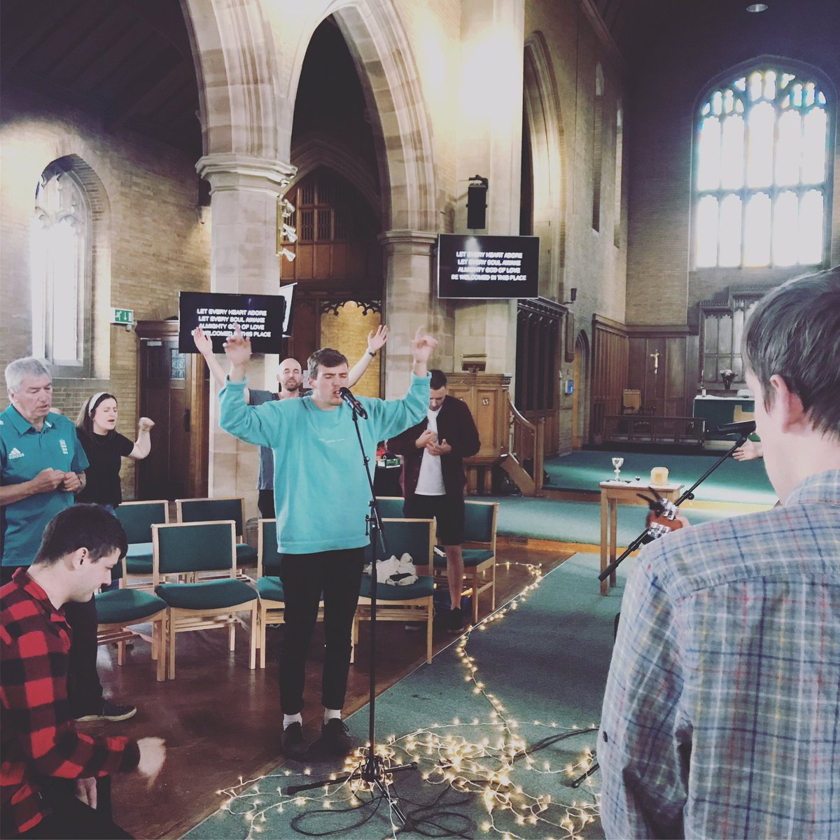 ‘We welcome you with praise’