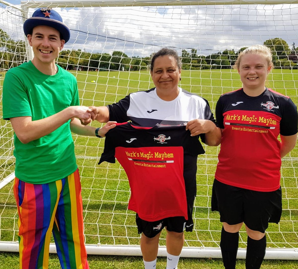 Magicmarkevents's tweet photo. We are very proud to be sponsoring one of the oldest ladies football clubs in the country - Swindon Spitfires FC.
New kit handover day!
@SwindonSpits67
#entertainment #eventsentertainment #corporateentertainment #football #sponsorship #actorslife #advertising #actor #clown https://t.co/7l0QDE3ljd