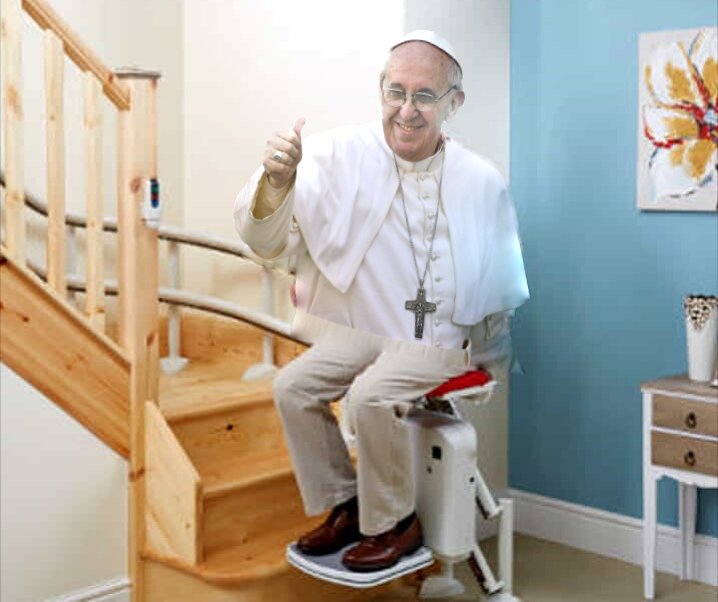 SassyDayu's tweet photo. Da domani in Vaticano solo montascale.
#PapaFrancesco https://t.co/8CySbYXcaP