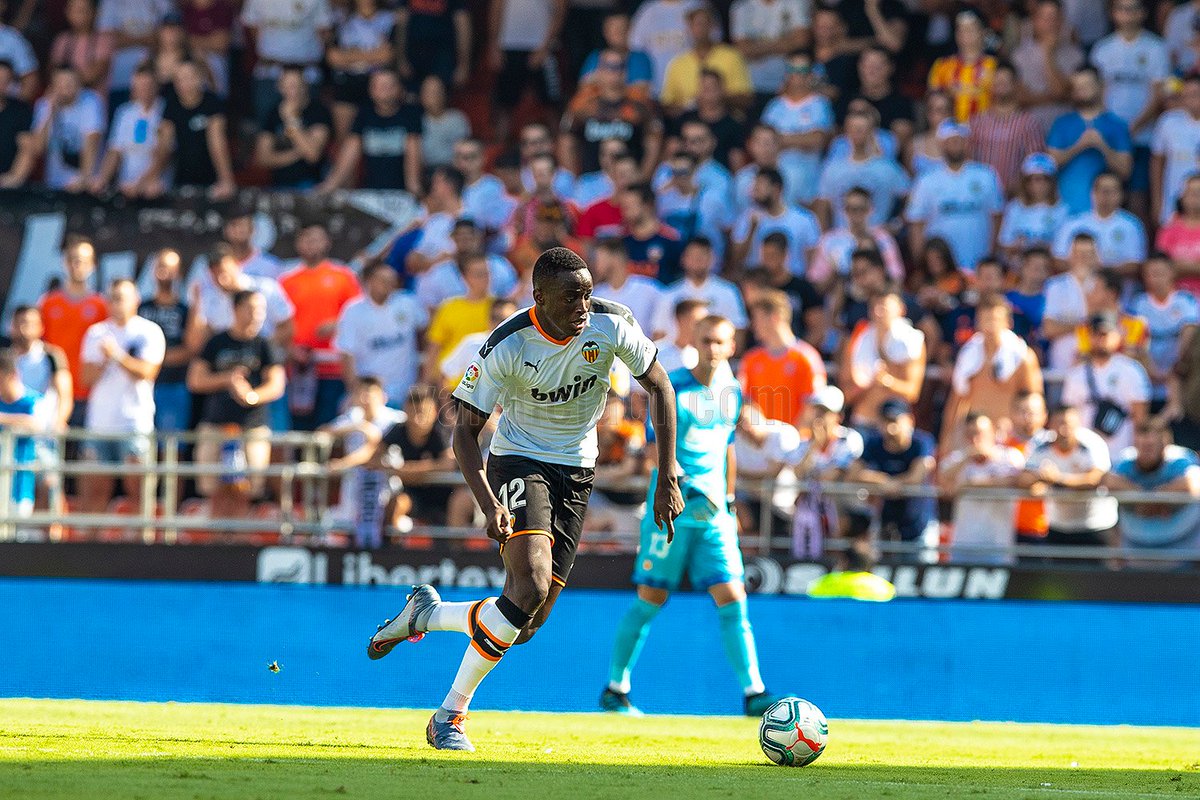 valenciacf's tweet photo. 📝 CRÓNICA #ValenciaMallorca

Un doblete de @DaniParejo guía al @valenciacf a su primera victoria en @LaLiga (2-0)

➡️ https://t.co/A7suY8VMdN

#FutureisNewVCF 🖤 #AmuntValencia https://t.co/LHDYiI78Bj