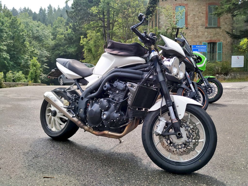 rptmtt's tweet photo. La #SpeedZena al #PassoPenice #TriumphistiGrifoni #OnTheRoad https://t.co/19UQZ8Hcsv
