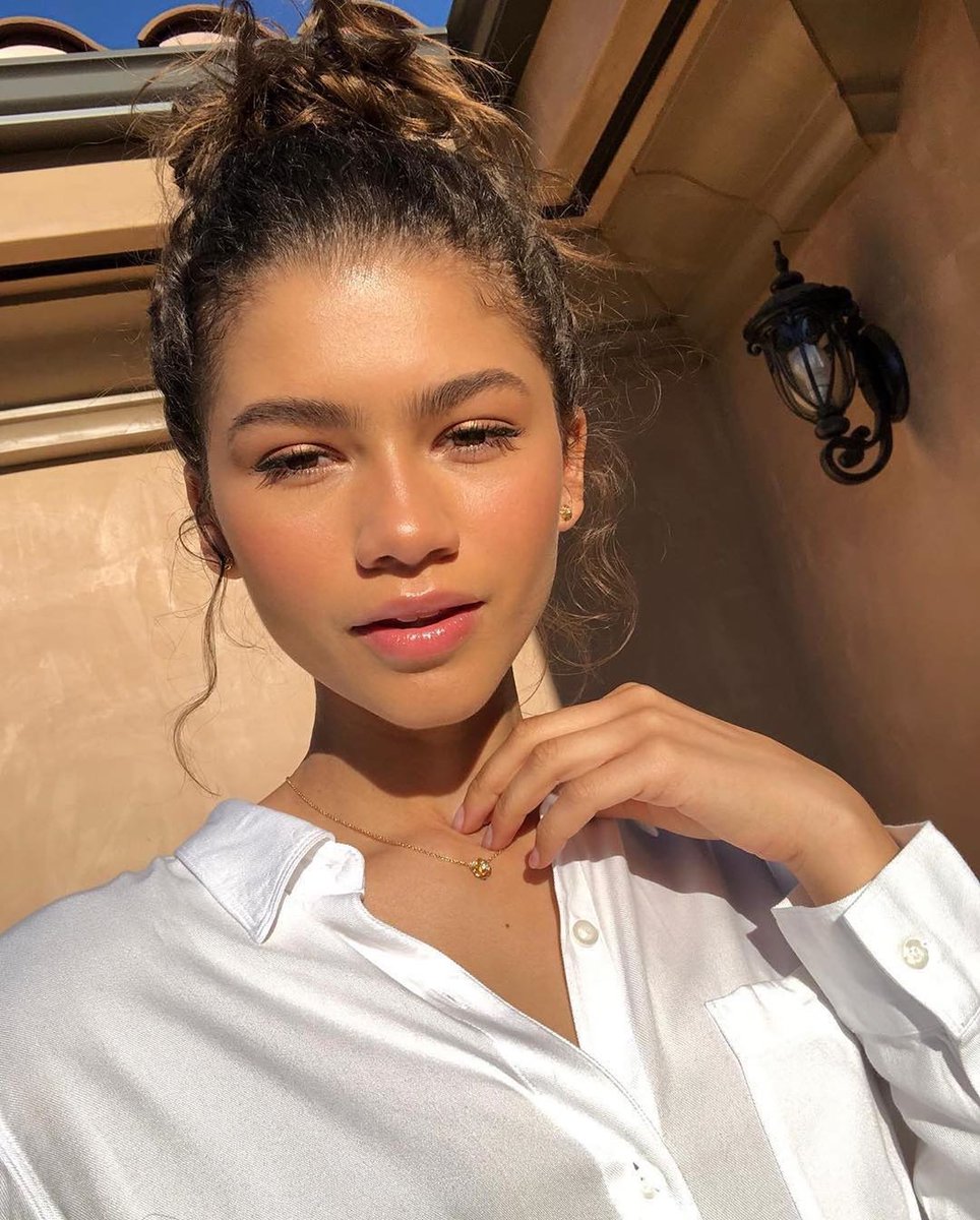 Complex's tweet photo. HBD @Zendaya. 🎈🎂 https://t.co/Pvr79MhZIK