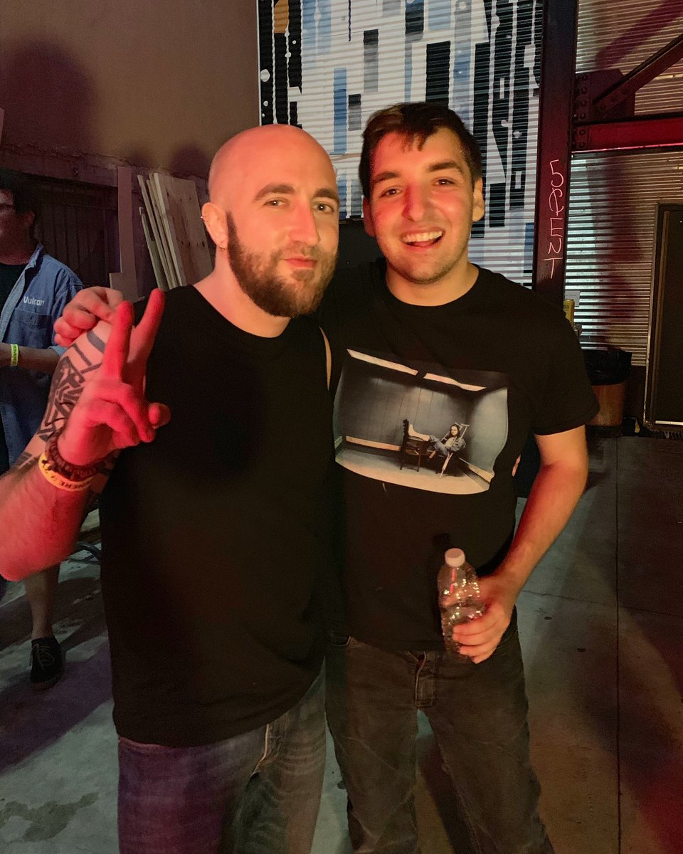 nmeshofficial's tweet photo. LEGEND 😎
#nmesh #saintpepsi #skylarspence #irl #electronicon #100percentelectronicon #elsewherebrooklyn #brooklyn https://t.co/wVUe0hI6wD