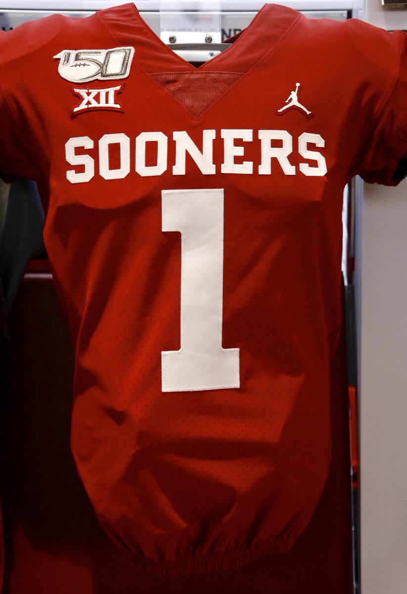 OU_Football's tweet photo. Classic.

#OU125 #CFB150 #OUDNA https://t.co/clSSdI425R