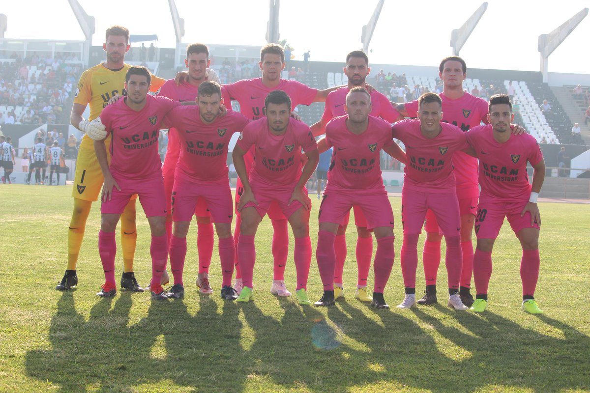UCAMMurciaCF's tweet photo. 📸 Imágenes de la primera parte frente al @RBL1912. ¡Vamos equipo! ¡Aún queda tiempo para conseguir la remontada! 💪🏻 https://t.co/qiRlmF06ho