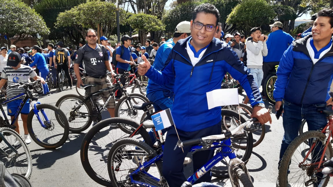 CallejasElmar's tweet photo. #DiaDelPeaton un día sin contaminación salimos con bicicleta, esta actividad se debería hacer por lo menos tres veces al año, de esa manera cuidamos el medio ambiente y la  ONU debería considerar un día por el planeta, sin movilidades a nivel mundial.
#CuidemosNuestroFuturo https://t.co/a83R4oi7qi
