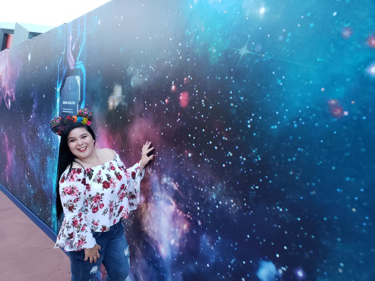 MsRachhh's tweet photo. Hey @KylePallo  pretty sure i slayed the #GalaxyWall challenge 

#KylePalloWall

Throwback from a year ago though haaaa https://t.co/ixmucin3kb