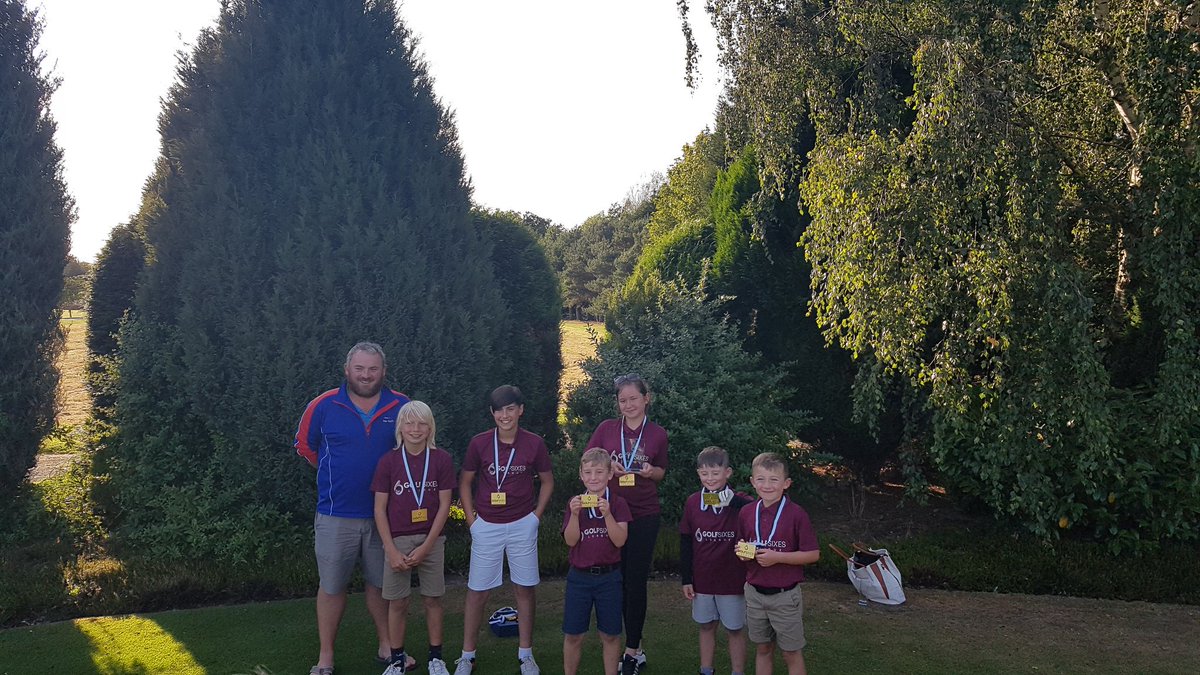 Well done to the little man in his first year playing golf and to the whole Hornsea GC golf sixes team!! What a great team of kids who all have great fun together and what a great coach they have, very proud !!@hornseagolfclub 
#golfsixes #eastyorkshirechampions #golfislife