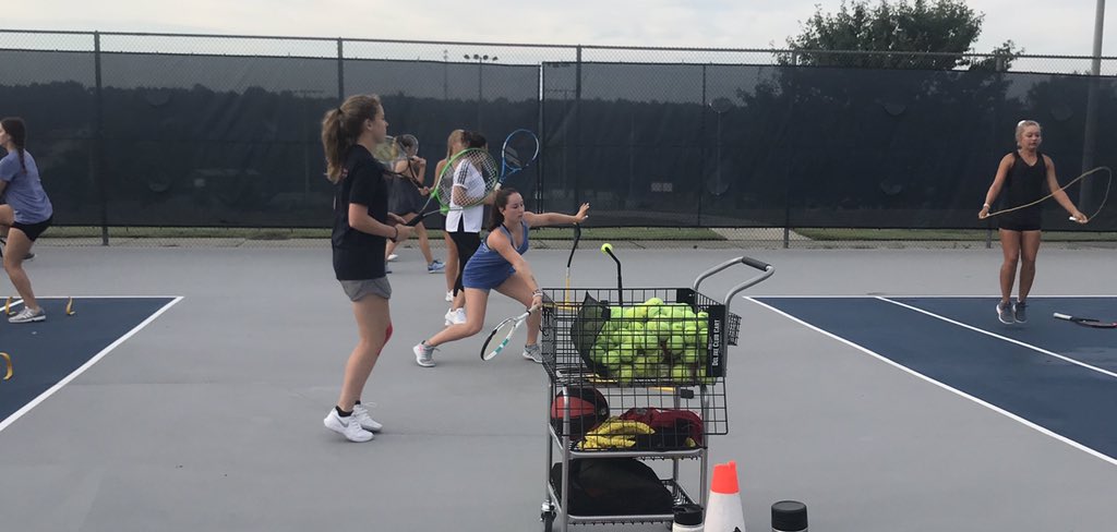 GoHuskyTennis's tweet photo. HHS Girls tennis working hard for a great season in 2019! https://t.co/ssqNqEF7CU
