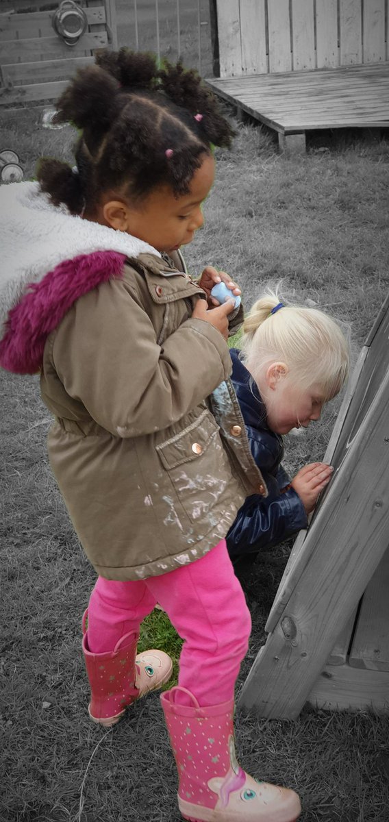 Avonbridgenurse's tweet image. #MakingMarks in our outdoor space #OutdoorLearning