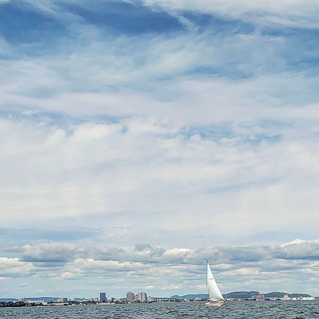 I love this view of New Haven! #NewHavenYachtClub #NewHavenHarbor #SAIL #sailing #Karanita #SundayFunday ift.tt/2NQ8R7Q