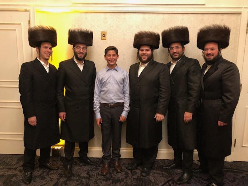 Beautiful Shabbos BM at @hiltonpearlriver with @cybrecher! Stunning decor by @bircheventdesign! 🎤
.
.
.
#yedidimchoir #yedidimfans #yedidim #awesomeperformance #awesome #choir #shabbos #barmitzvah #hilton #pearlriver #hotel #harmony #harmonies #hartzig #music #mazeltov #nachas