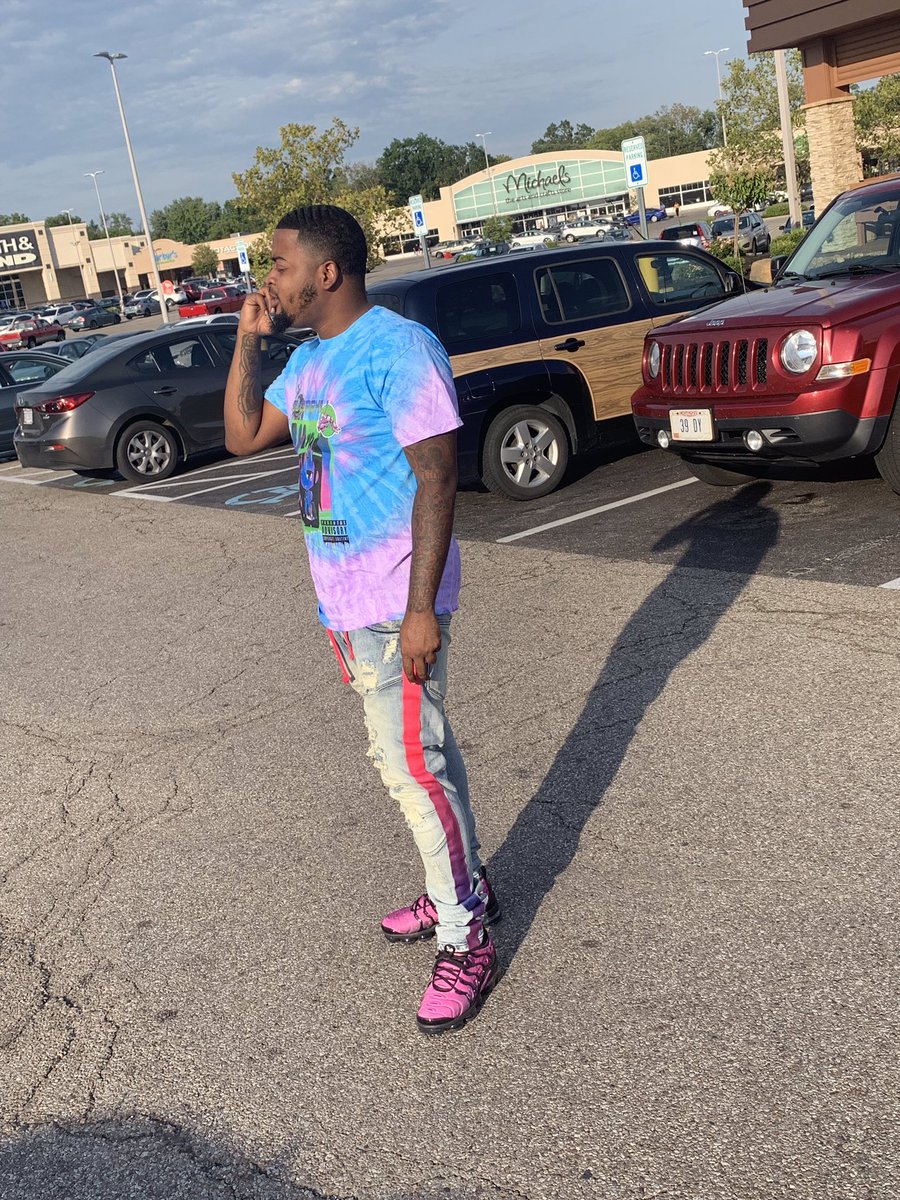 BMaderich's tweet photo. It’s A lot of pain behind this smile 💔 
#LLE https://t.co/U6oQmxGYY7
