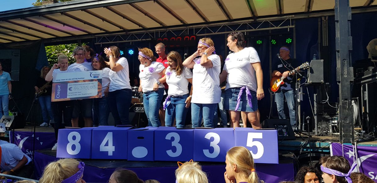 MariellevAlphen's tweet image. Wat een fantastisch evenement is de #SamenLoop voor Hoop! Zoveel kippenvelmomenten en zoveel liefde. € 84.335,03 voor @kwf_nl. Chapeau 💜