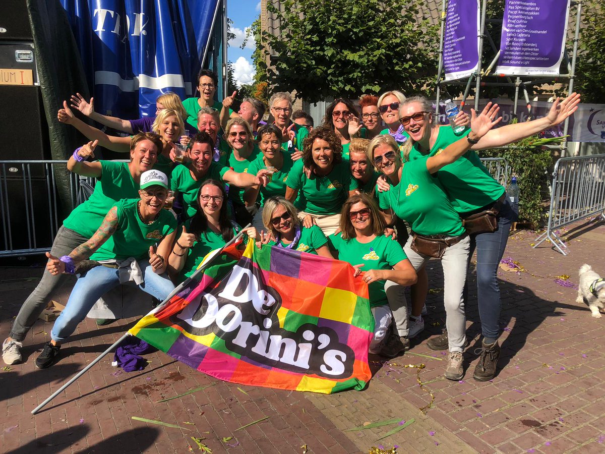 MariellevAlphen's tweet image. Wat een fantastisch evenement is de #SamenLoop voor Hoop! Zoveel kippenvelmomenten en zoveel liefde. € 84.335,03 voor @kwf_nl. Chapeau 💜