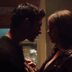 __ Incluso después de todos estos años, siempre te mantienes igual. Siempre me das ese sentimiento.