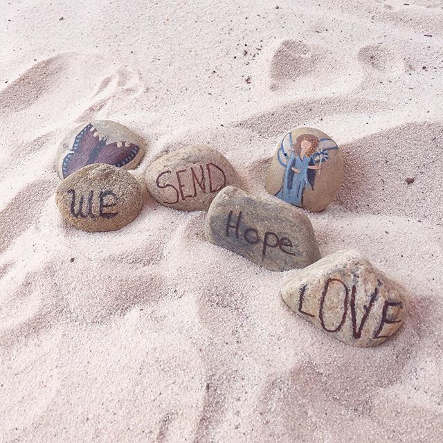 CompassCalling's tweet image. Sending #hope and #prayers to our friends in Hope Town, Abacos Bahamas. This storm is no joke. #hopeforhopetown #hurricanedorian #goawaydorian🌀 #huntsvillebotanicalgardens #rockgarden #rockmessages ift.tt/2LdjpfO