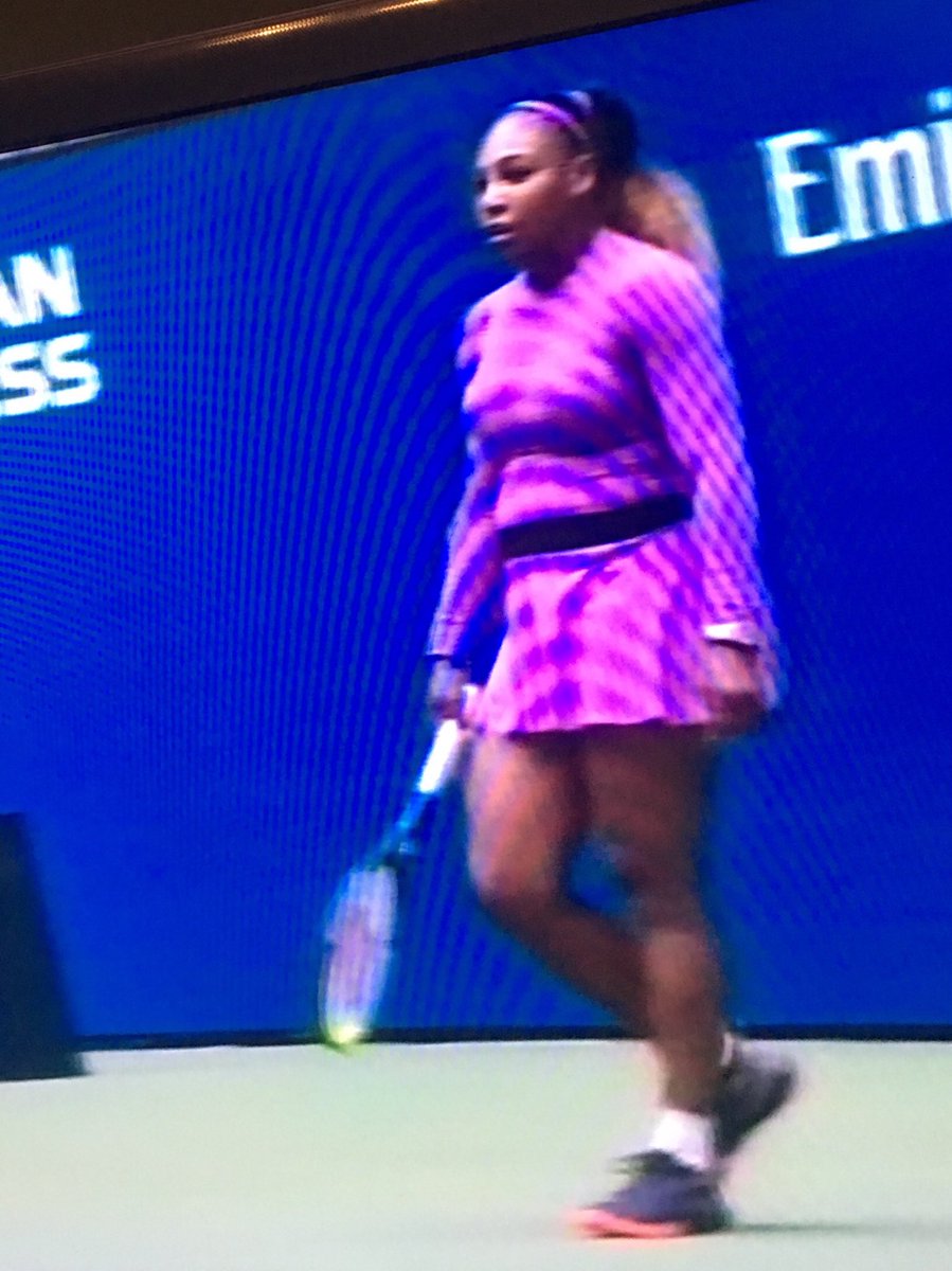 park_hector's tweet photo. Serena nos da esperanzas... Si ella con  el “Ogro Fabiani style” puede jugar un US OPEN entonces yo debería poder correr el 39 media cuadra... https://t.co/sNYguwXnAD