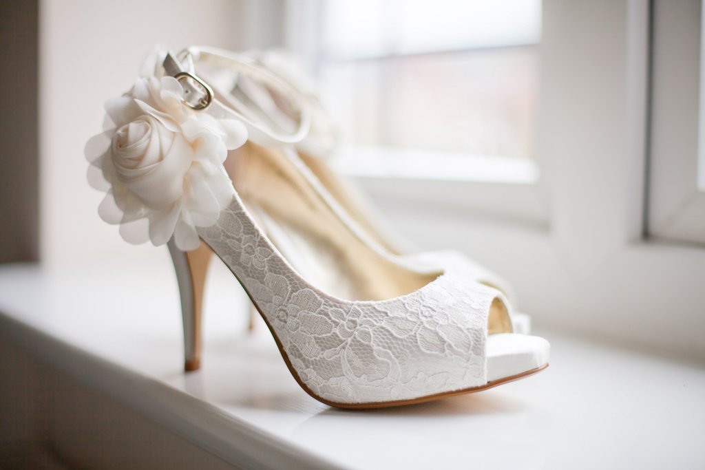 SBenody's tweet photo. Tips for The Bride’s Shoes 👠👠
Important for all bride to be...👰💒🤵
Check this out: https://t.co/gVzZvYlivE

#wedding #bride #fashion #Shoes  #designs #style #bridetobe #weddingphotography #bridal #bridalaccesories #bridallingerie https://t.co/4vFDhsBi9Y