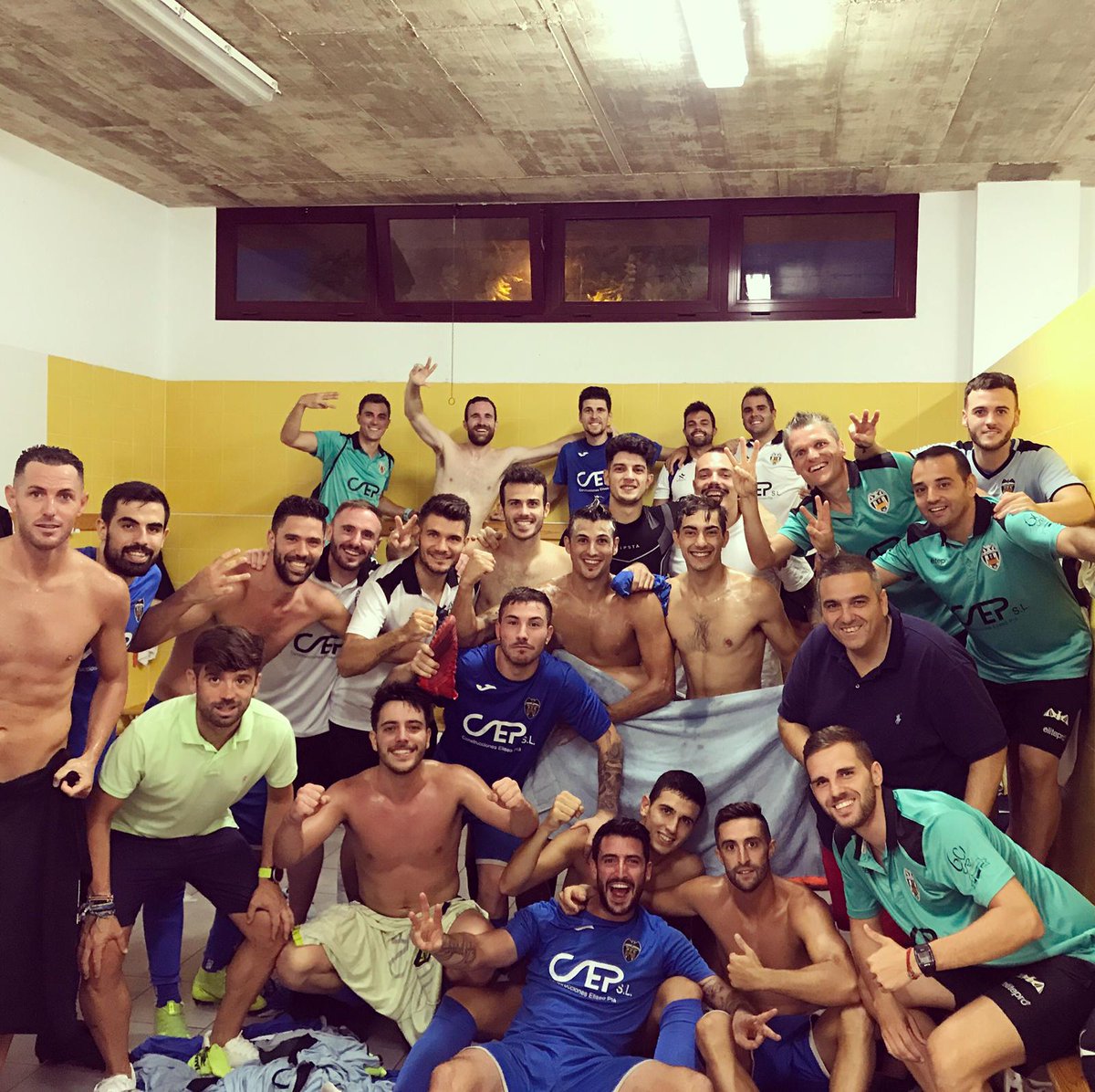 UDECastello's tweet image. Fiinaaal del partit el nostre @CastellonenseUD s'emporta cap a Castelló els 3 primers punts. Molt important començar guanyant el primer partit de lliga..
@golsmediasports @ElMinuter @VicentElMinuter @GomisinECDL @Cristian_AA81 @cristianliber89 @amuntvalencia28 
#partitapartit