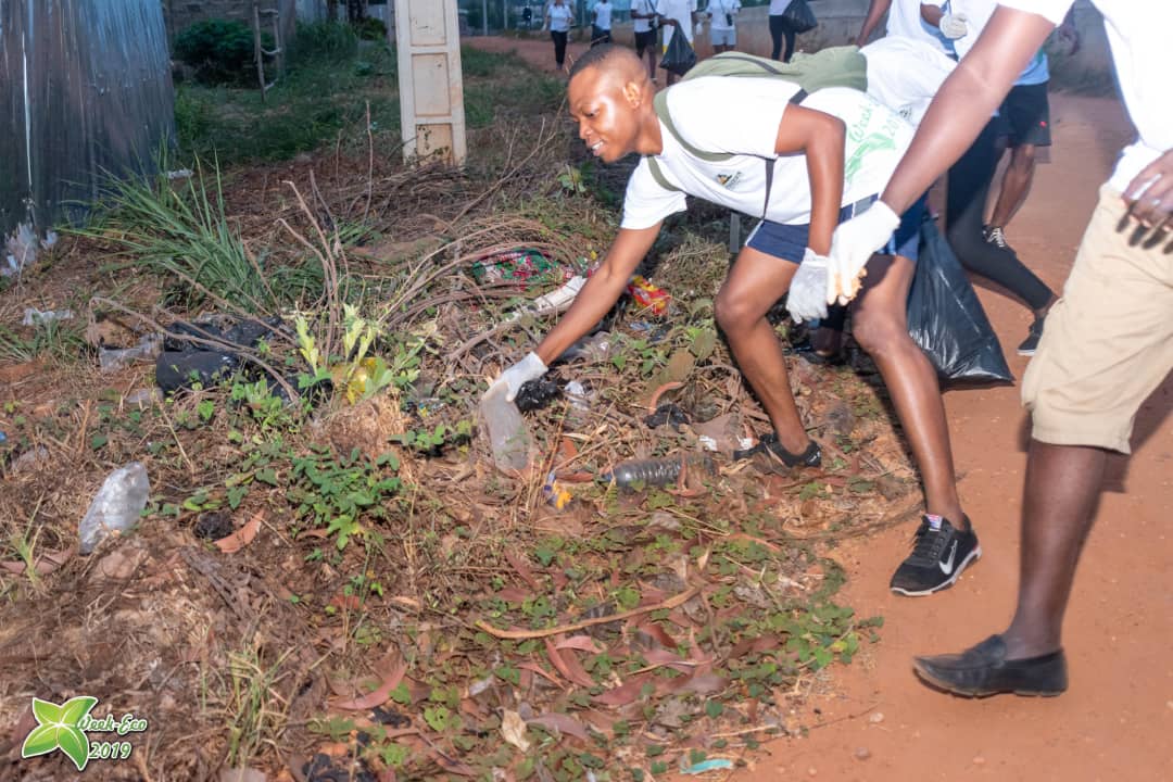 EyramVictoire's tweet photo. EcoJogging, Bougeons et sauvons la planète ! 🤸
#Weekeco2019
#Ouidah2019
#beatplasticpollution
#Ecolotrip
#Ecojogging https://t.co/LJGETlfH5e