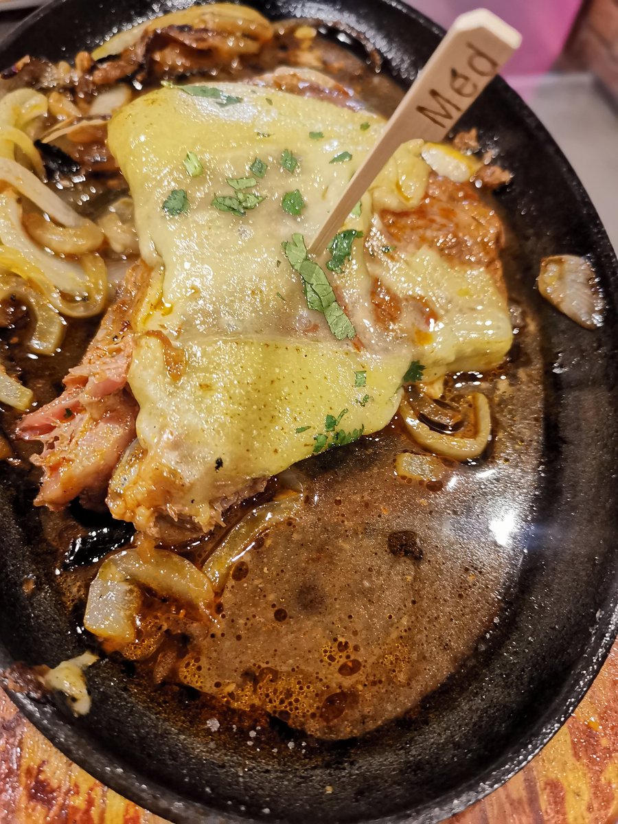 darren_pullen's tweet photo. @Steakout_UK probably the worse steak I have ever had the displeasure or trying to eat... Extremely disappointed https://t.co/6fG2TioMq8
