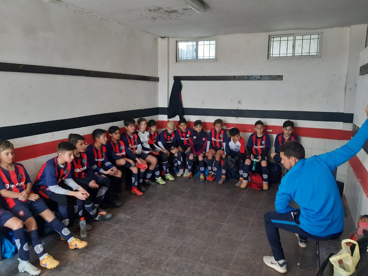 MarceloDiGre's tweet photo. Excelente jornada de Liga Metropolitana. Zona clasificatoria.
Chacarita vs San Lorenzo A
Seguimos trabajando juntos
💙❤💙⚽️⚽️⚽️💪💪💪 https://t.co/yp9MXJMvLC