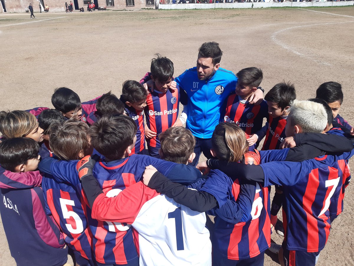MarceloDiGre's tweet photo. Excelente jornada de Liga Metropolitana. Zona clasificatoria.
Chacarita vs San Lorenzo A
Seguimos trabajando juntos
💙❤💙⚽️⚽️⚽️💪💪💪 https://t.co/yp9MXJMvLC
