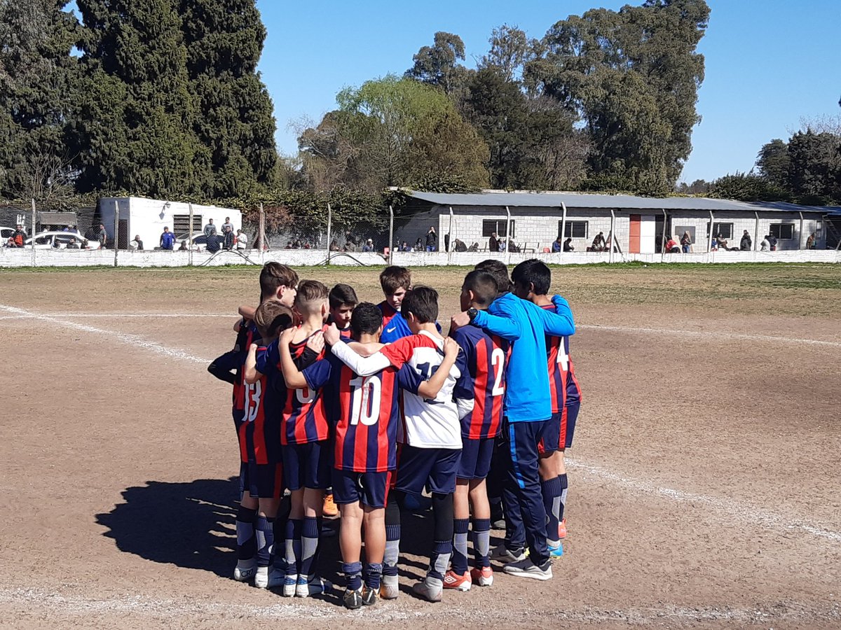 MarceloDiGre's tweet photo. Excelente jornada de Liga Metropolitana. Zona clasificatoria.
Chacarita vs San Lorenzo A
Seguimos trabajando juntos
💙❤💙⚽️⚽️⚽️💪💪💪 https://t.co/yp9MXJMvLC