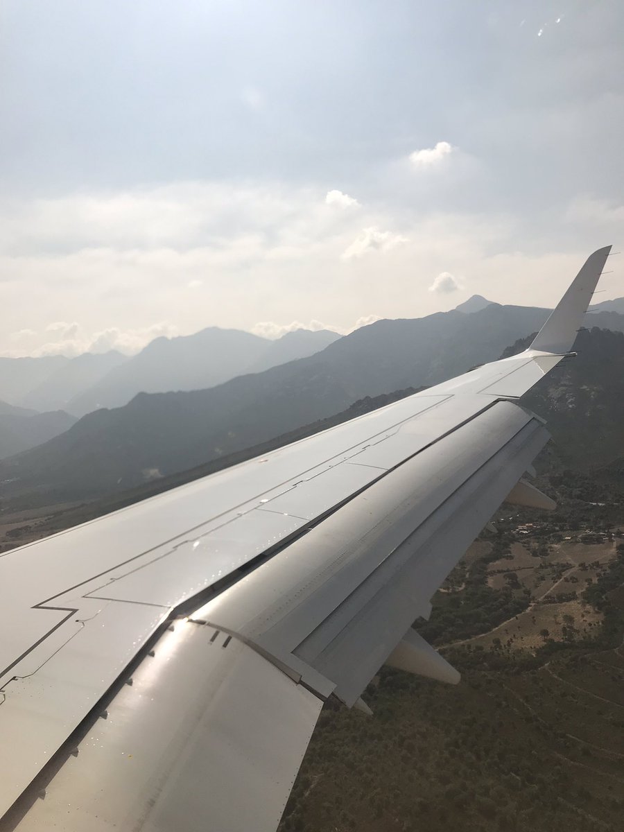 oeptigers's tweet photo. Wow have never been this close to mountains when coming into land!  @flybe  Stunning scenery #calvi#corsica https://t.co/stwHlxxAa1