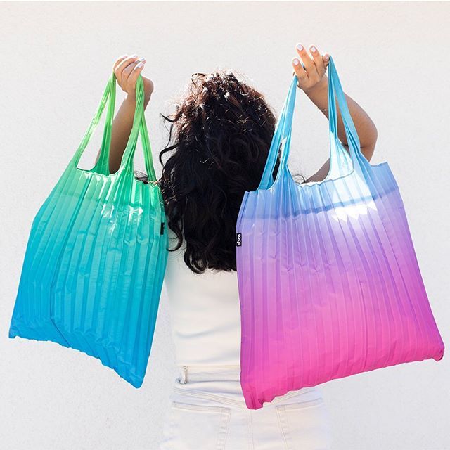 AbodeeBenelux's tweet photo. •🌈PLEATED RAINBOW BAG🌈•
This bag has a plissé design which creates a pleated effect. And those happy colours... we 💜 it!
#abodee #loqi #bags #pleated #plisse #rainbow #shoppers #colors #happy #wow #love #it https://t.co/UbAfLycuJM https://t.co/ibILhYxNwC