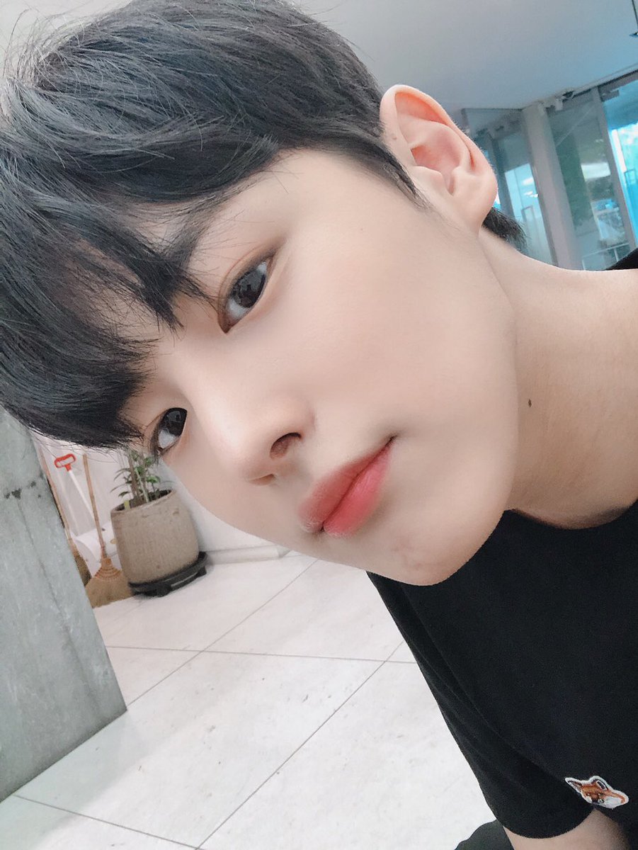 NewWorld_VICTON's tweet photo. [#병찬] 월요일도 화이팅 월요천사 병차니가 응원할게~!!💕🐥🐶 https://t.co/HWxjsCRj4J