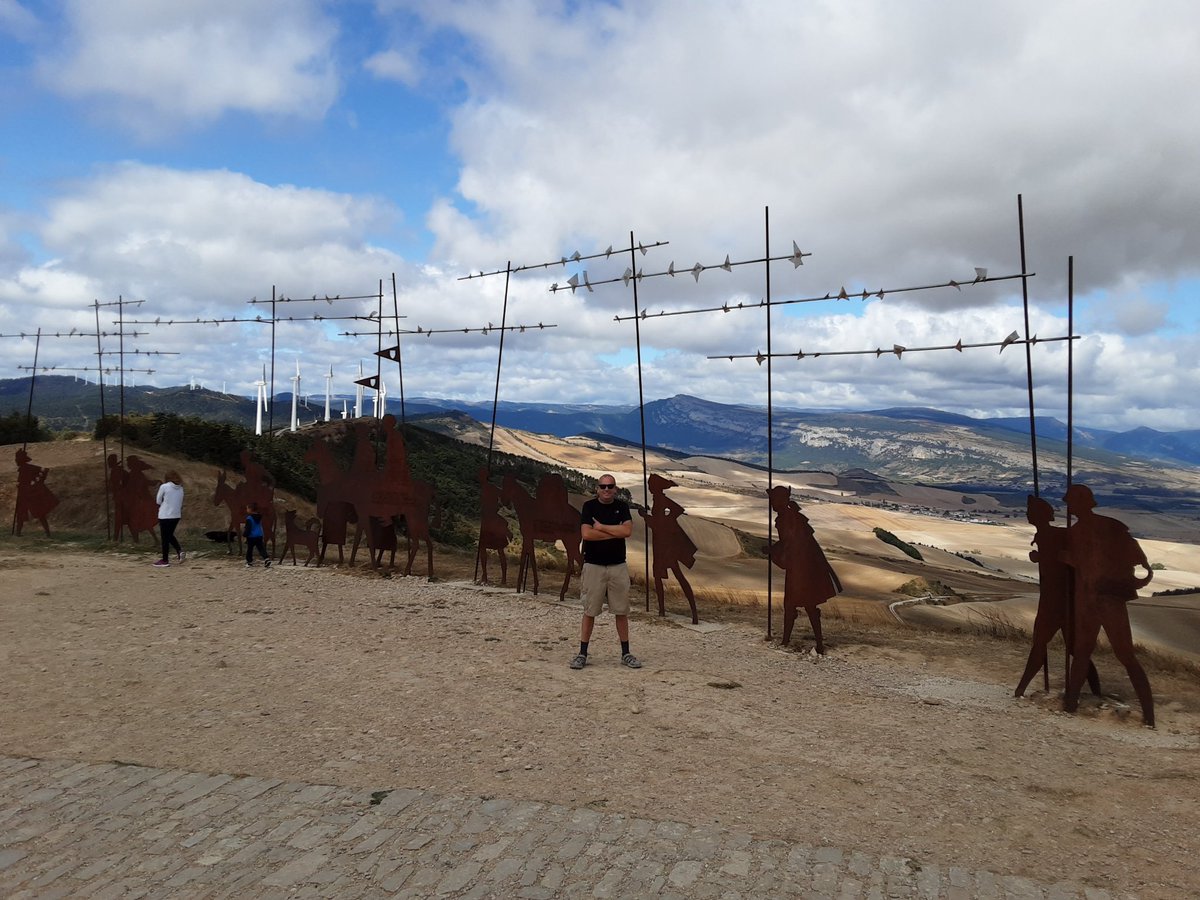 Rocket_Dodge's tweet photo. 800 meter up to day 3 camino de santiago https://t.co/aaonKhibGp