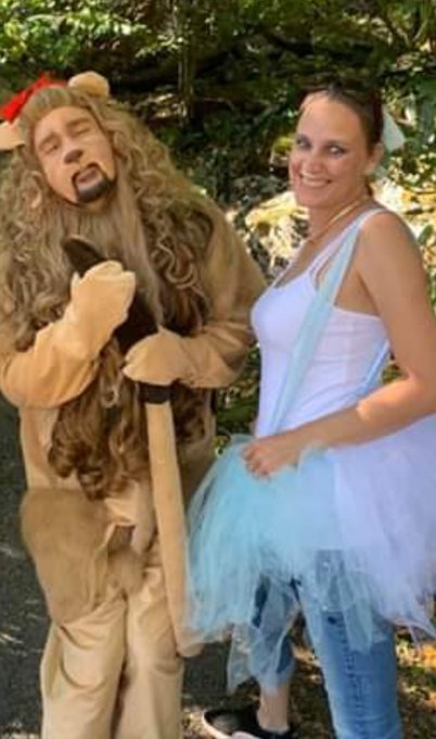 The tin man is played by same fella who plays Eric af Disney world... https://t.co/2xTofIzn3t<a href="/tag/usc"class="tags"><span>#usc</span></a>