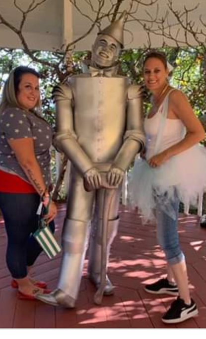 The tin man is played by same fella who plays Eric af Disney world... https://t.co/2xTofIzn3t<a href="/tag/usc"class="tags"><span>#usc</span></a>