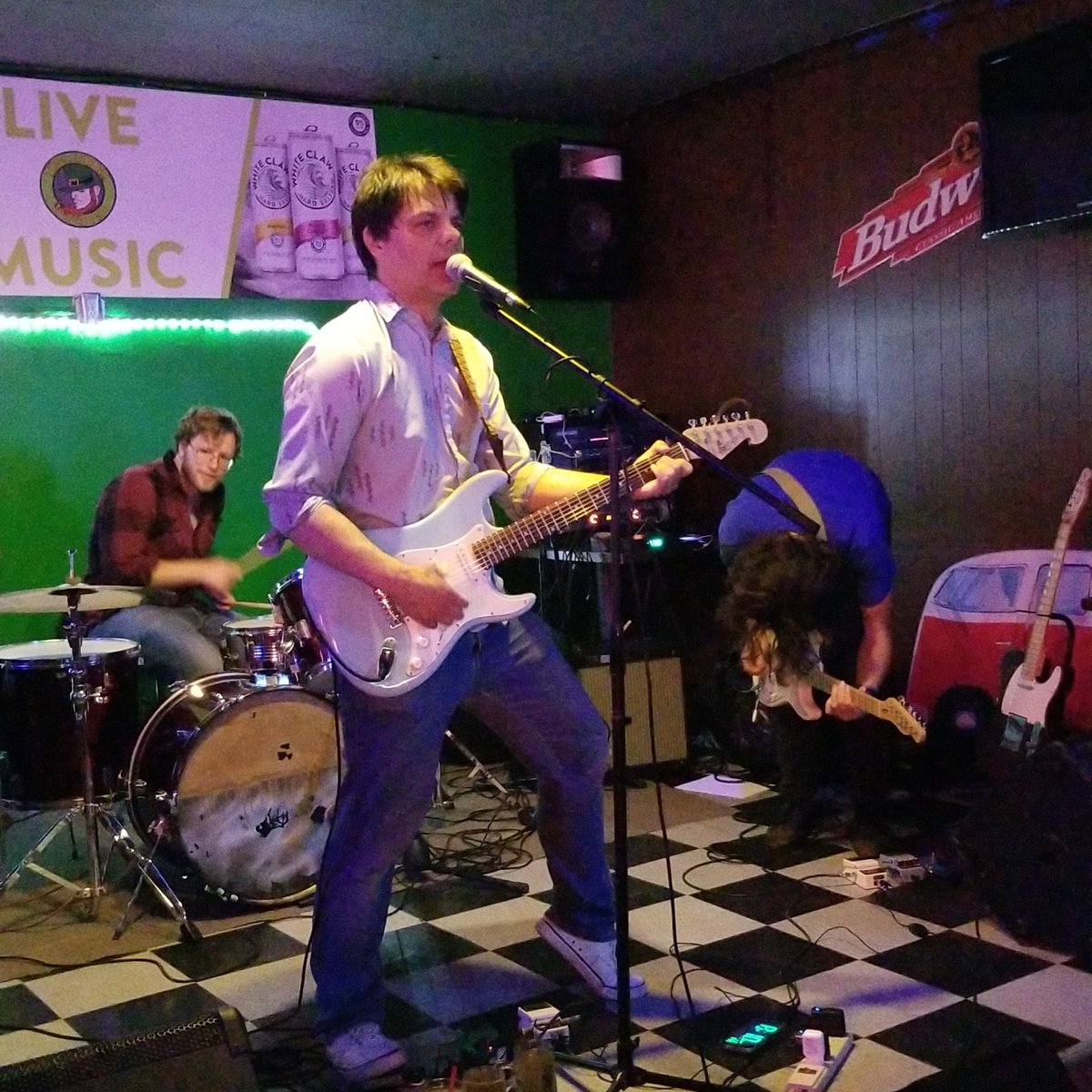 maximumames's tweet photo. It's the beginning of the end. Dear Rabbit has officially kicked off the #MAMF9 closing ceremony at the Angry Irishmen! https://t.co/0nDY80ZbCp