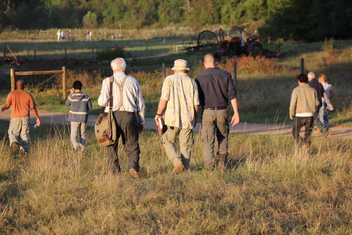 mcbridemelissa's tweet photo. #TWD Behind the scenes Oct 2011  "Judge, Jury, Executioner" - heading to rehearse, then nighttime comes and we shoot. https://t.co/JphIxgXUQt