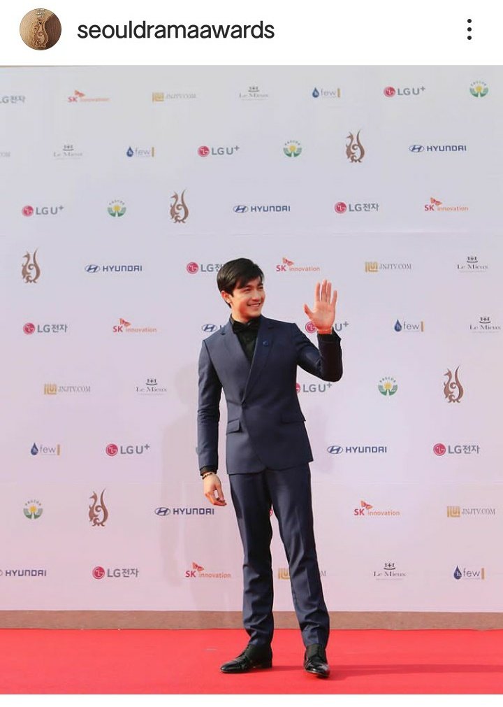 cutenessavie's tweet photo. 아시아스타상 수상자🎉
Asia Star Award Winner ⠀ 

배우 알덴 리차드
Actor Alden Richard ⠀ ⠀ 

너무 멋있으세요 😍
So cool ⠀ 

웃는 모습에 한 번 더 반한건 안비밀 🤭
One more thing I love your smile

#TheGiftGrandMediaLauch #AldenRichards 

Congratulations again @aldenrichards02 https://t.co/NnR79Ehb7g