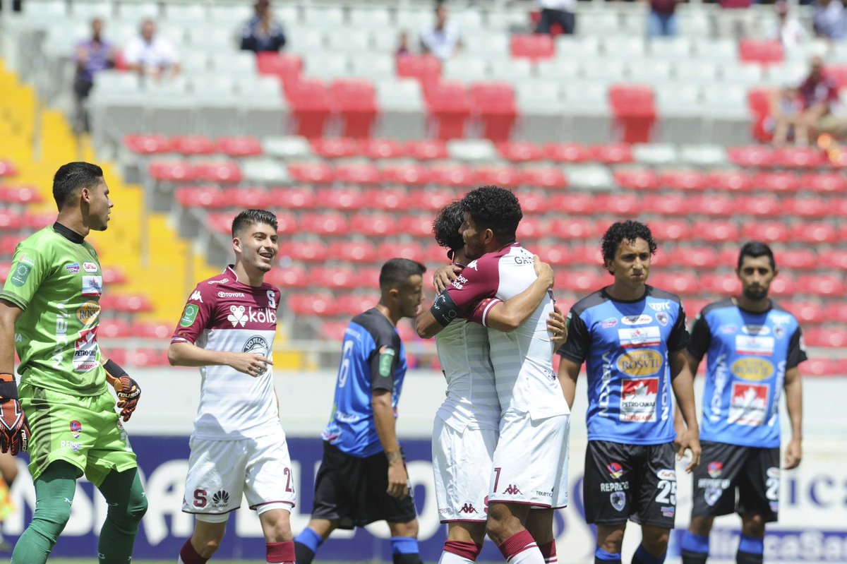 Orgulloso de ser uno de los capitanes de un equipo que reflejó tanta unión, trabajo en conjunto y esfuerzo!! Felices, satisfechos y motivados pero muy centrados en seguir trabajando fuerte!! ✋🏾✌️🏾⚽️ #GraciasDios #VamosMorados 📸: <a href="/ImagenesSMC/">Imágenes SMC</a>