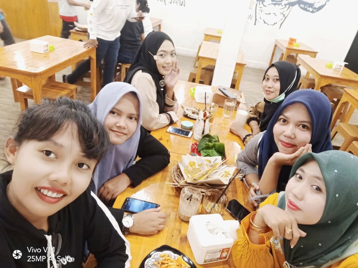 Key_Jnation's tweet photo. Girls day out 🖤 https://t.co/UjZqNVllRR